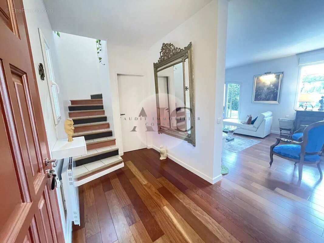 Maison à MONTAUROUX