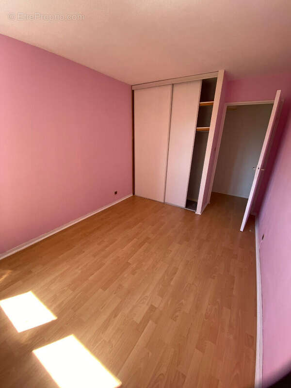 Appartement T3/T4 près de 78m² , Double séjour, balcon plein sud, 2 parkings et 2 caves - photo 10