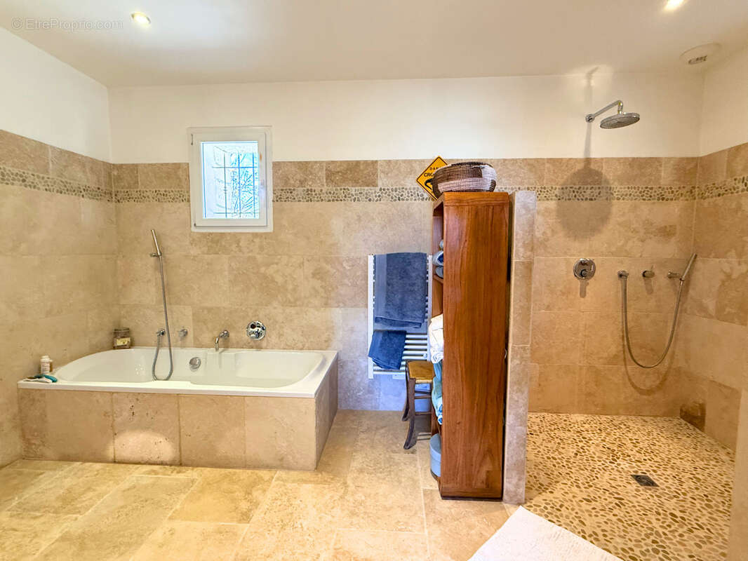 Maison à FORCALQUIER