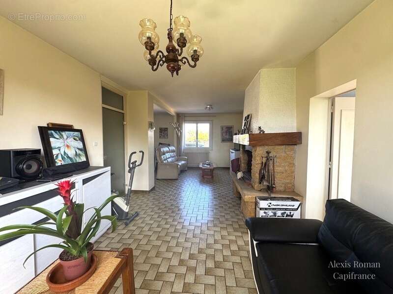 Maison à MONTPON-MENESTEROL