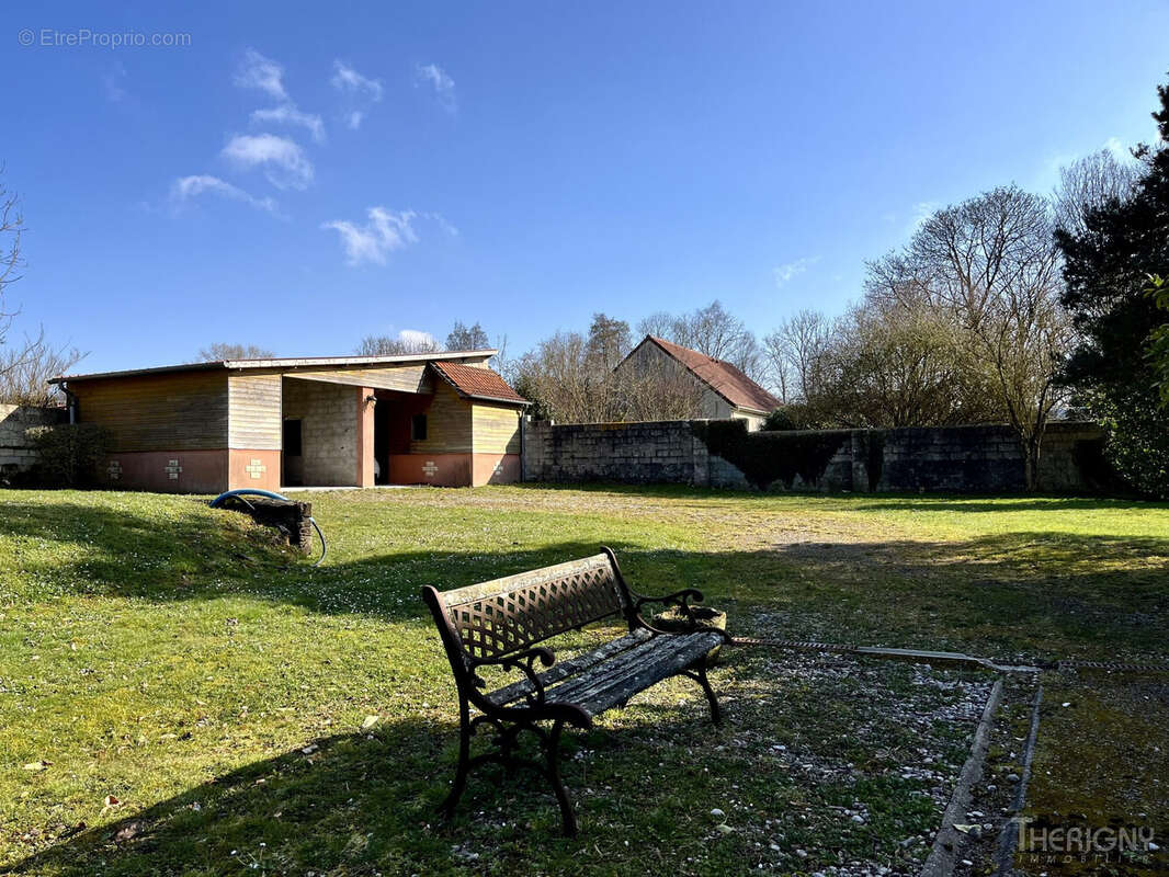 Maison à FEUQUIERES-EN-VIMEU