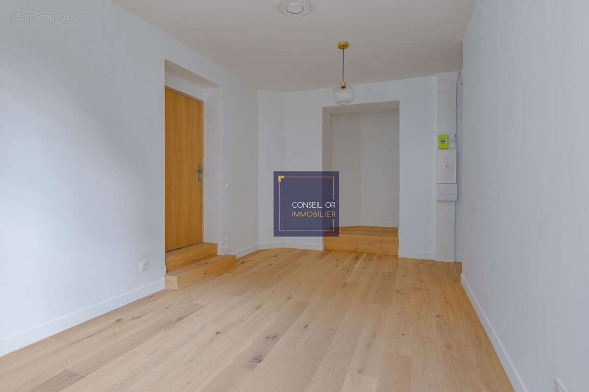 Appartement à SAINT-GENIS-LAVAL