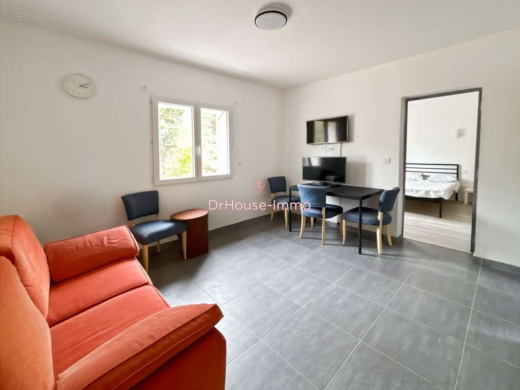 Appartement à POUSSAN