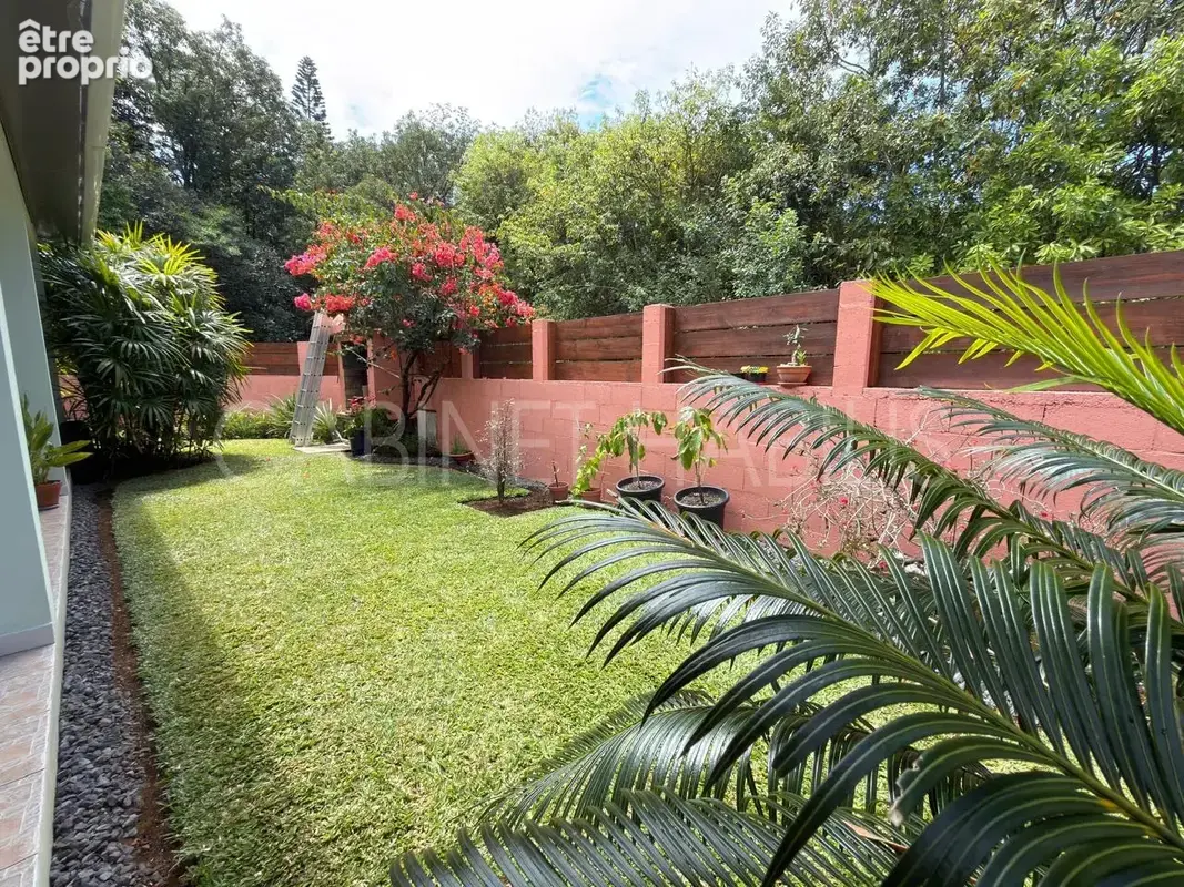 A vendre - une maison f3 de 63.73 m2 environ - saint-philippe - 210 000 € - photo 11