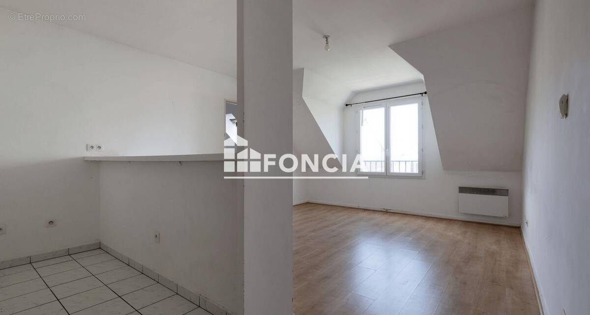 Appartement à CORBEIL-ESSONNES