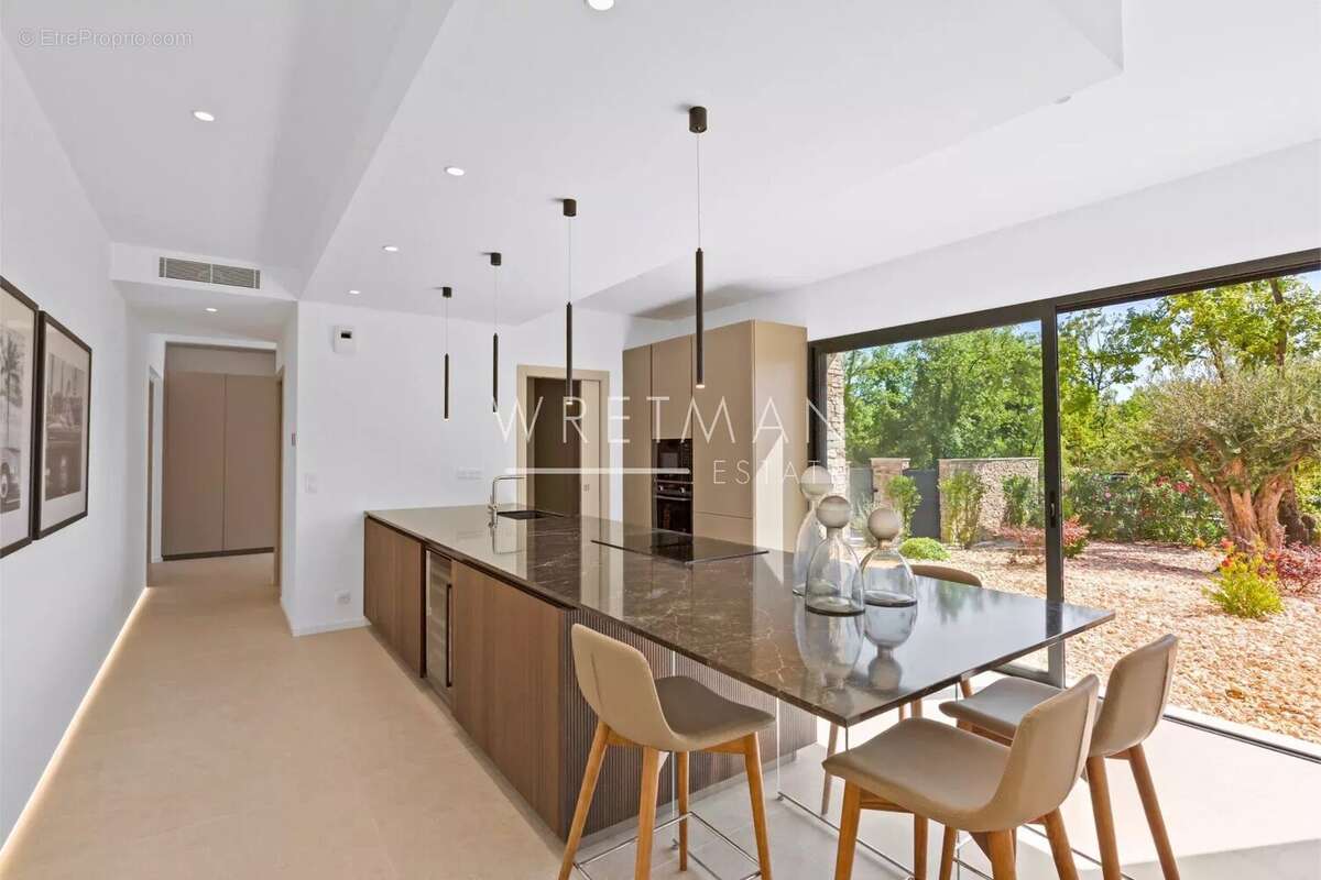 Maison à TOURRETTES