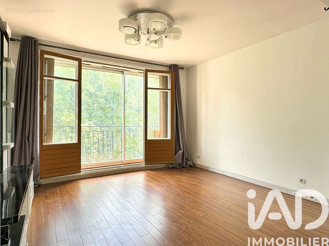 Photo 3 - Appartement à IVRY-SUR-SEINE