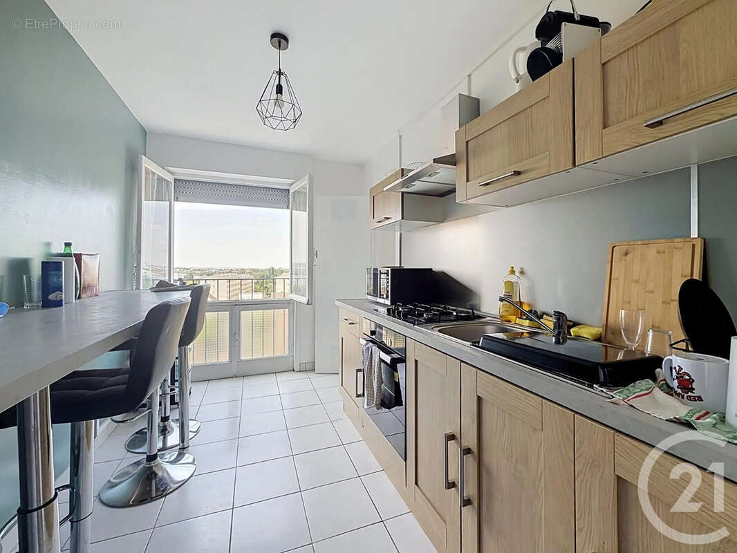 Appartement 77 m² à Saint-Andre-Les-Vergers  - photo 2