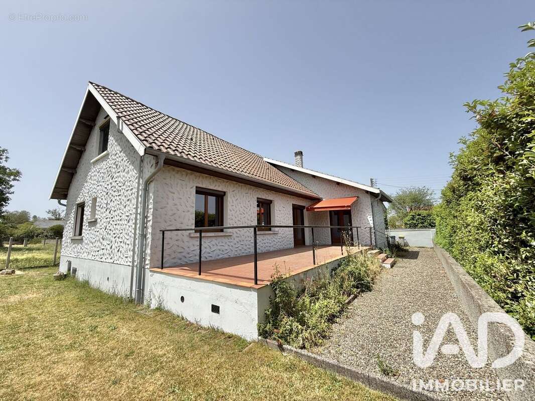 Maison 167 m² à Andrest  - photo 2