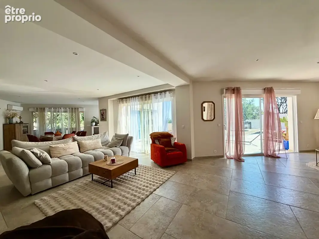 Maison Laudun l'Ardoise - 6 pièces - 300 m² avec gîte. - photo 7