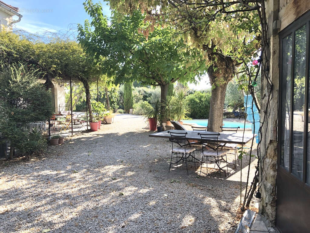 Maison à CAMARET-SUR-AIGUES