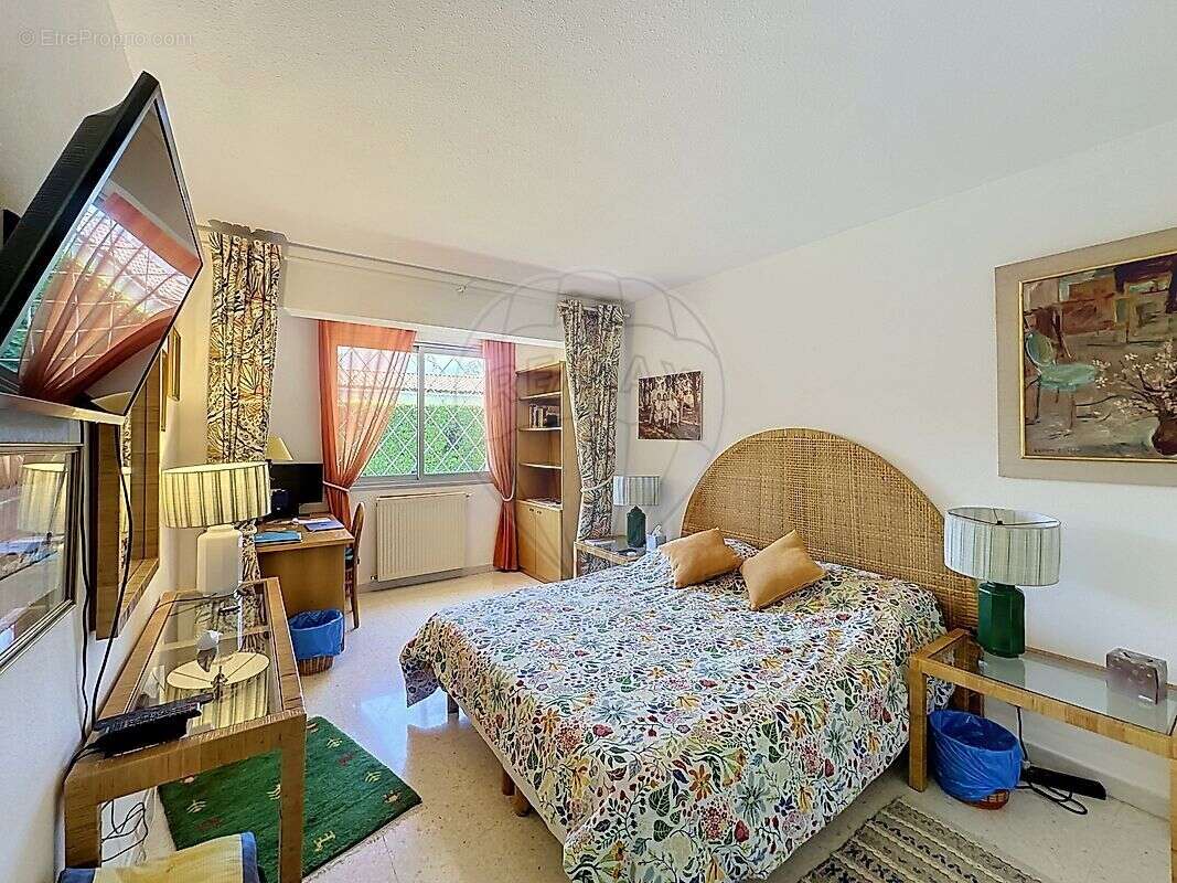 Maison à GARONS