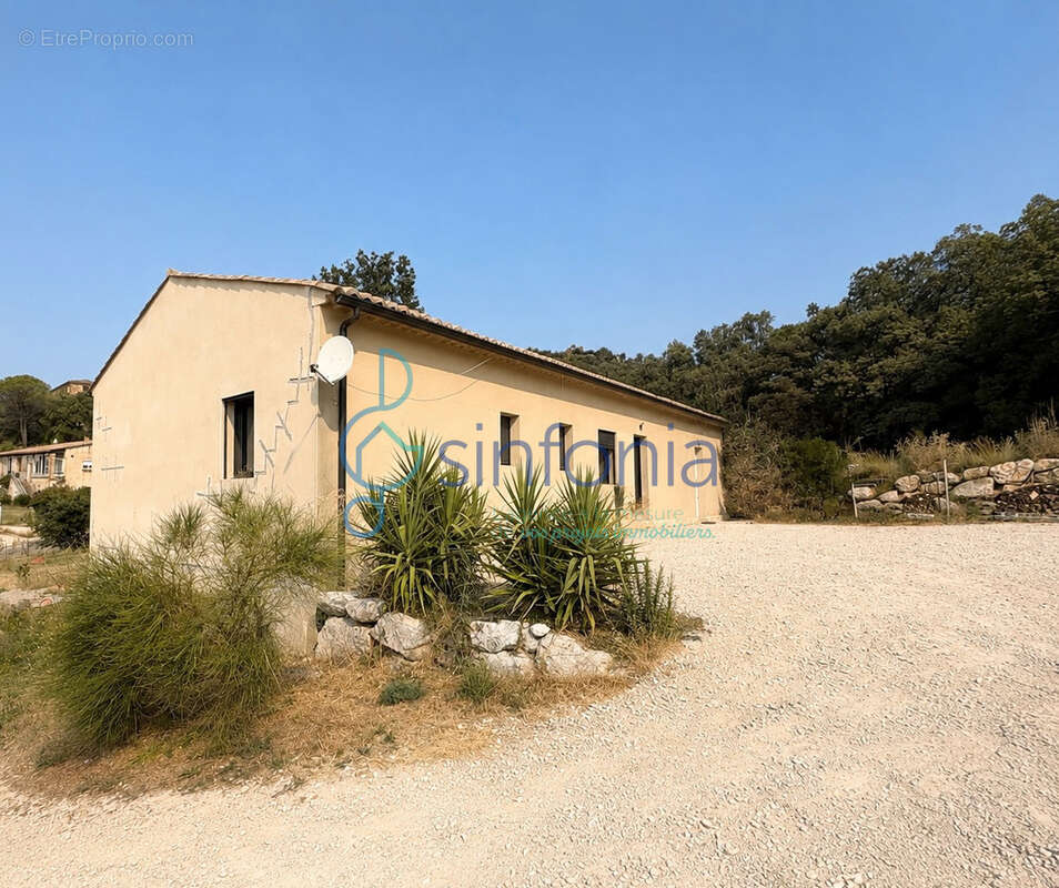 Superbe villa récente 145 m2 de plain-pied proche Uzes avec jardin et piscine - photo 8