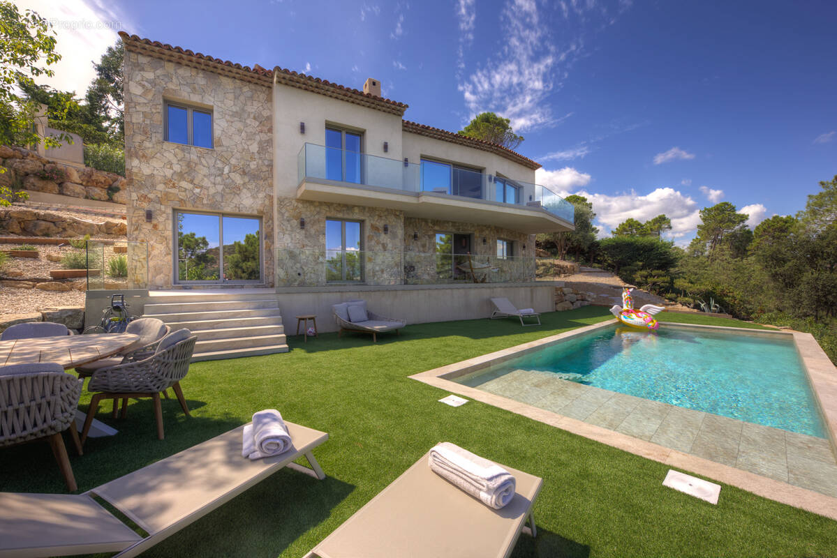 Maison à MANDELIEU-LA-NAPOULE