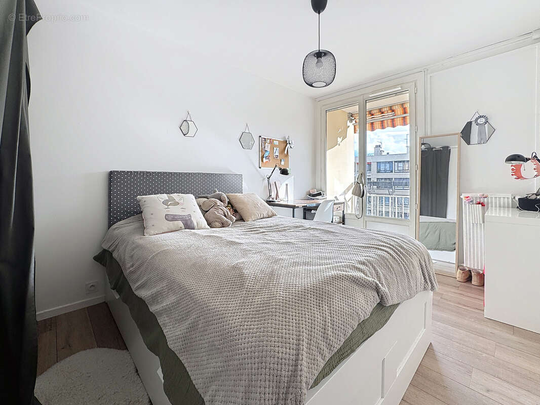 Appartement à SAINT-GENIS-LAVAL