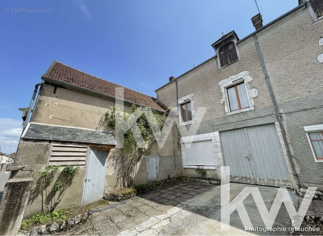 Maison 171 m² à Baule  - photo 7
