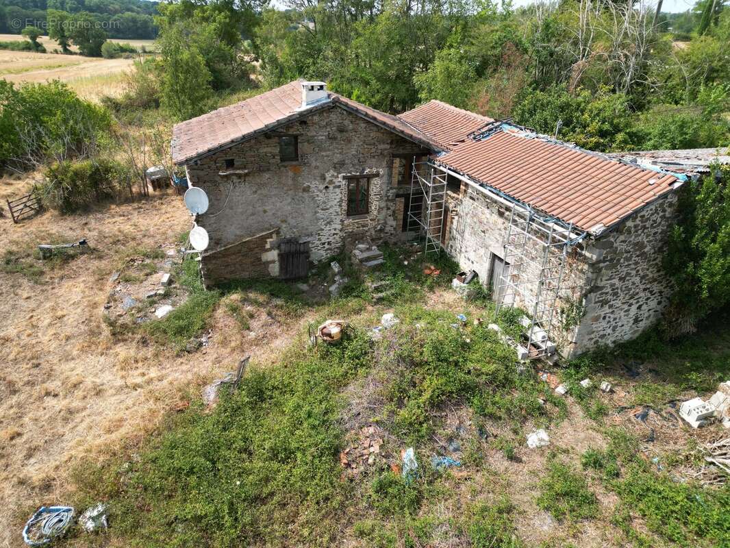 Maison à finir de rénover, située dans un cadre paisible - photo 17
