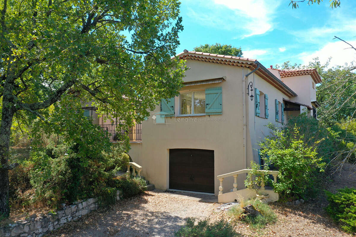 Maison à SAINT-CEZAIRE-SUR-SIAGNE