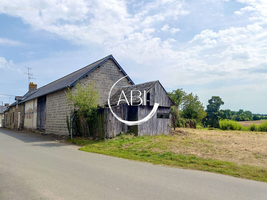 Maison à SAINT-JULIEN-DU-TERROUX