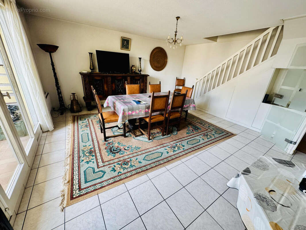 salon (3) - Appartement à SAINT-JULIEN-EN-GENEVOIS