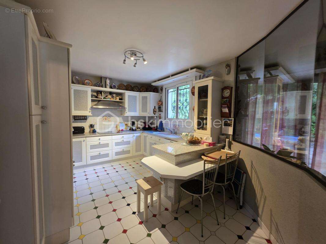 Maison à SAINTE-COLOMBE-EN-BRUILHOIS