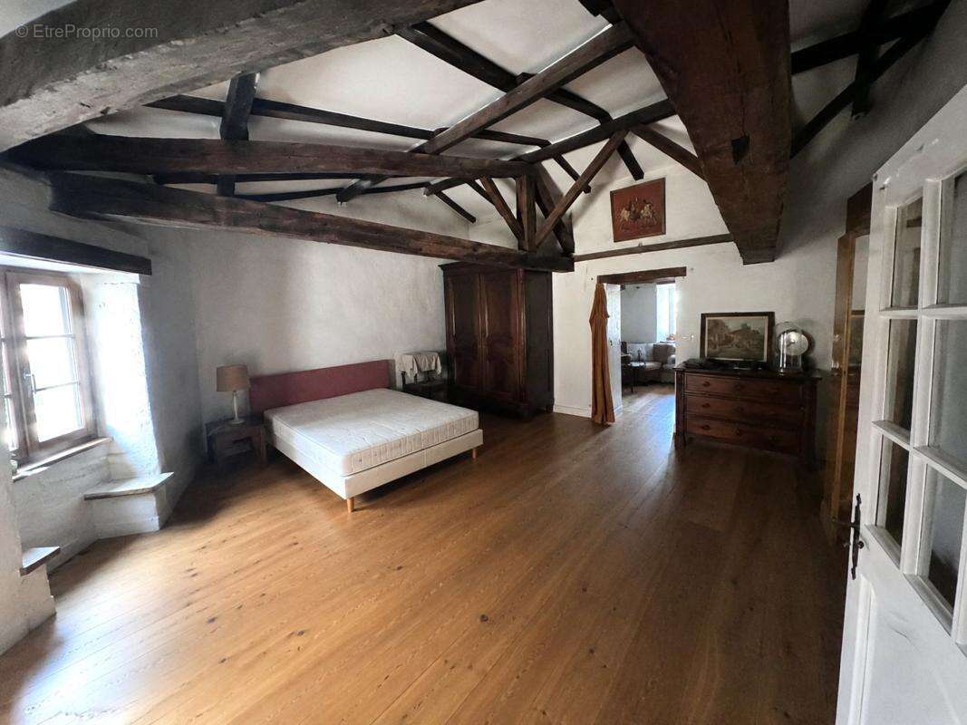 Maison 145 m² à Talmont-Sur-Gironde  - photo 16