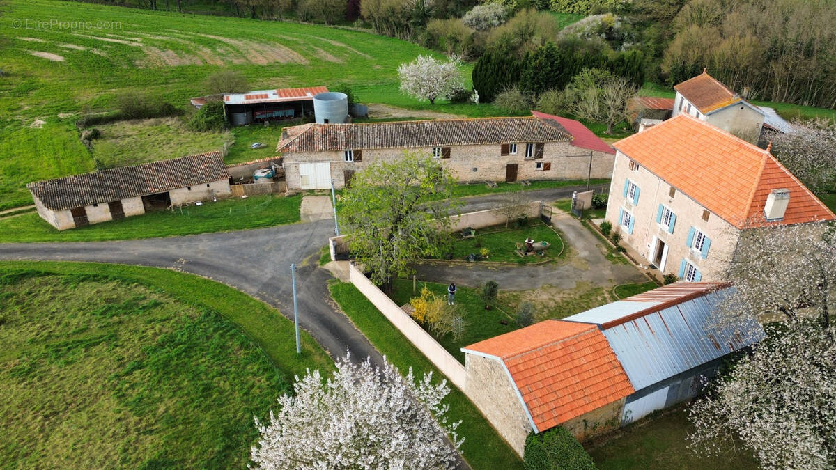Maison à CEAUX-EN-COUHE