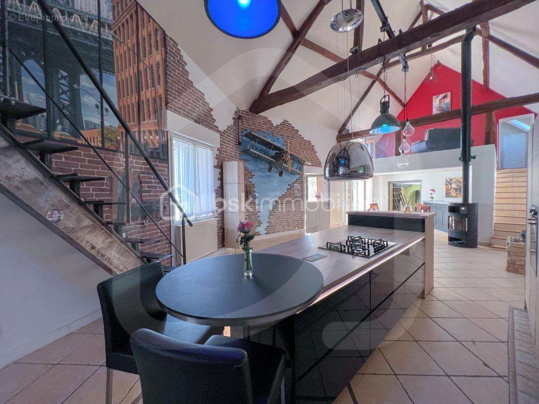 SOUS OFFRE – Baisse de prix à 450 000 € – Maison rénovée : 280 m² entièrement repensés  8 pièces – 5 chambres - photo 4