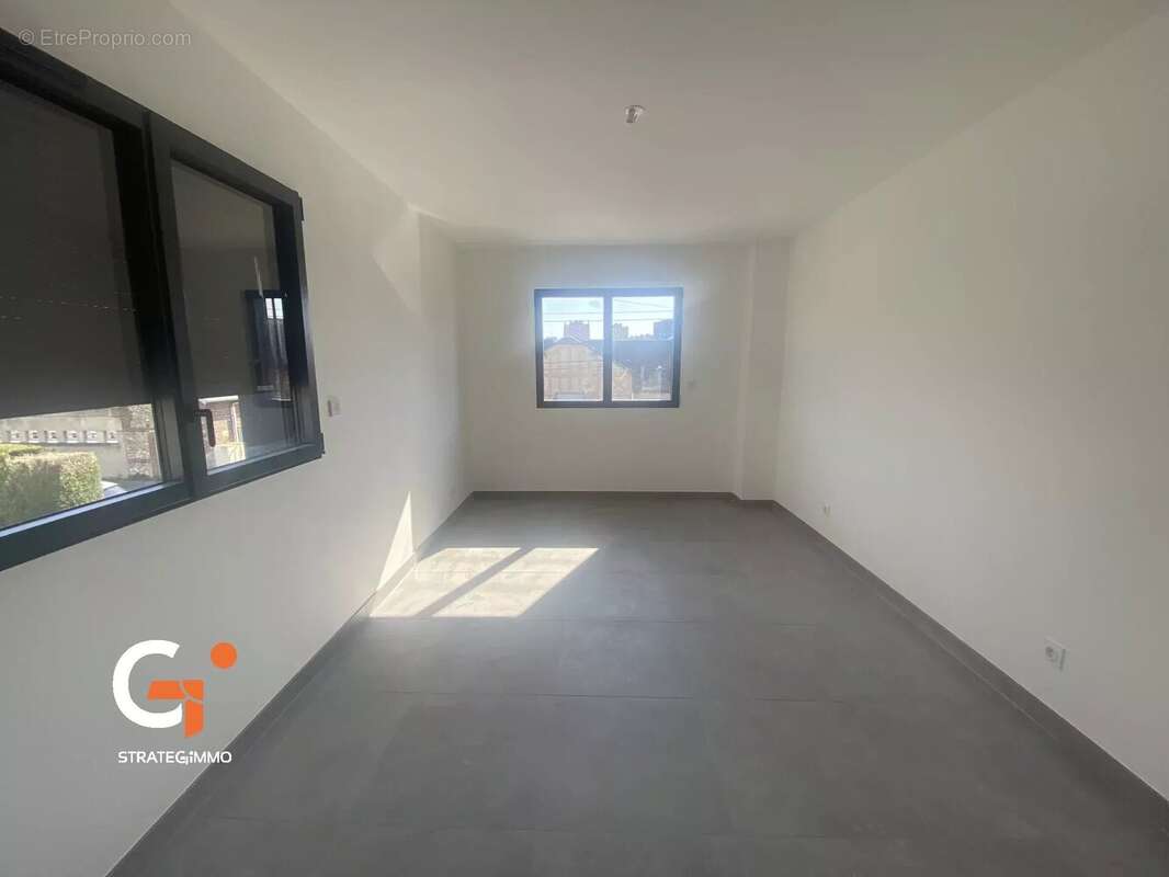 Maison à SAINT-ETIENNE-DU-ROUVRAY