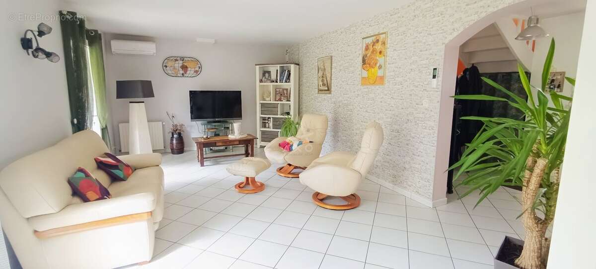 Maison à GOND-PONTOUVRE