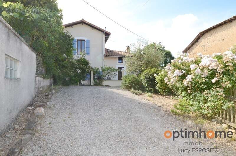 Maison à ETAGNAC