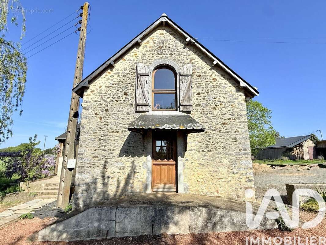 Photo 2 - Maison à CHEMERE-LE-ROI