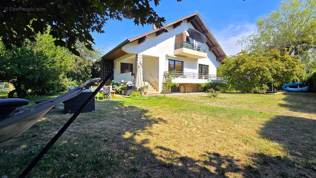 Maison à CHENS-SUR-LEMAN