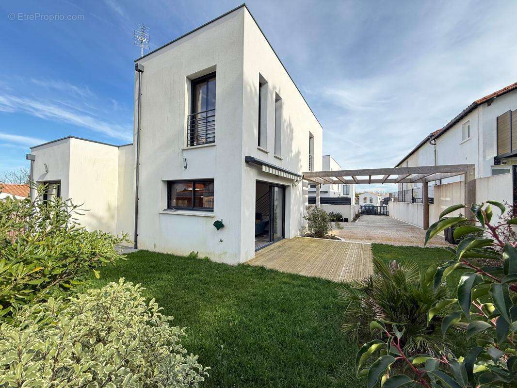 Maison à VAUX-SUR-MER