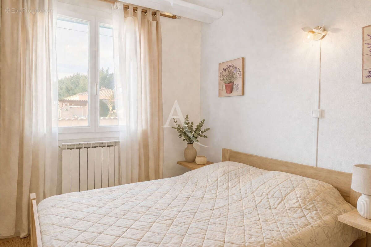 Maison à VINON-SUR-VERDON