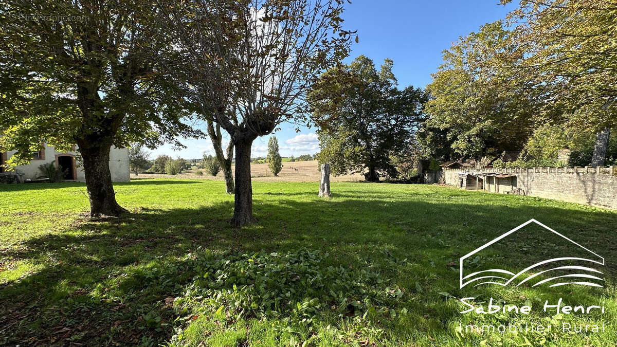 Maison à MIRANDOL-BOURGNOUNAC