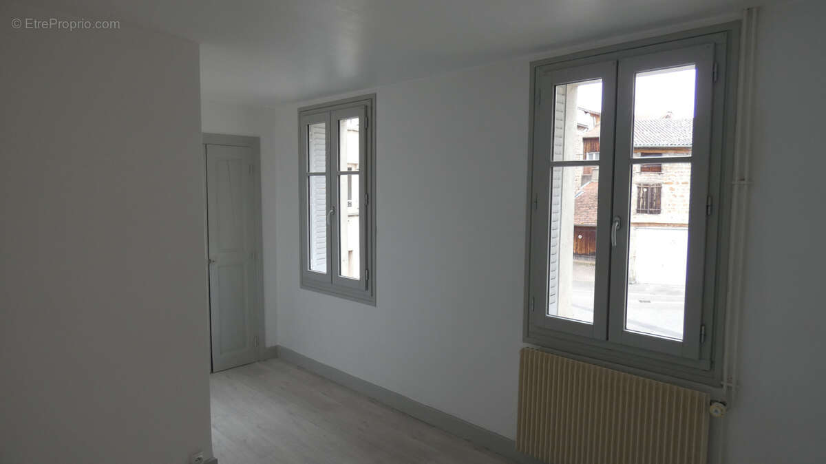 Appartement à COURPIERE