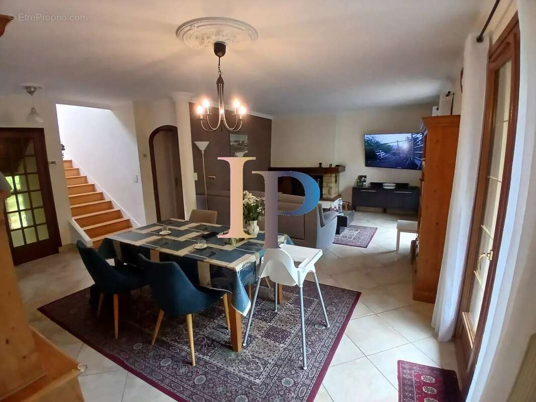 Maison 210 m² à Charlieu  - photo 9