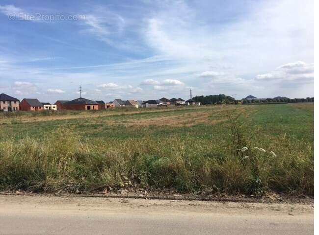 Terrain à MONTIGNY-EN-GOHELLE