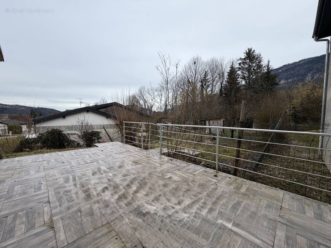 Maison à SAINT-LAURENT-DU-PONT