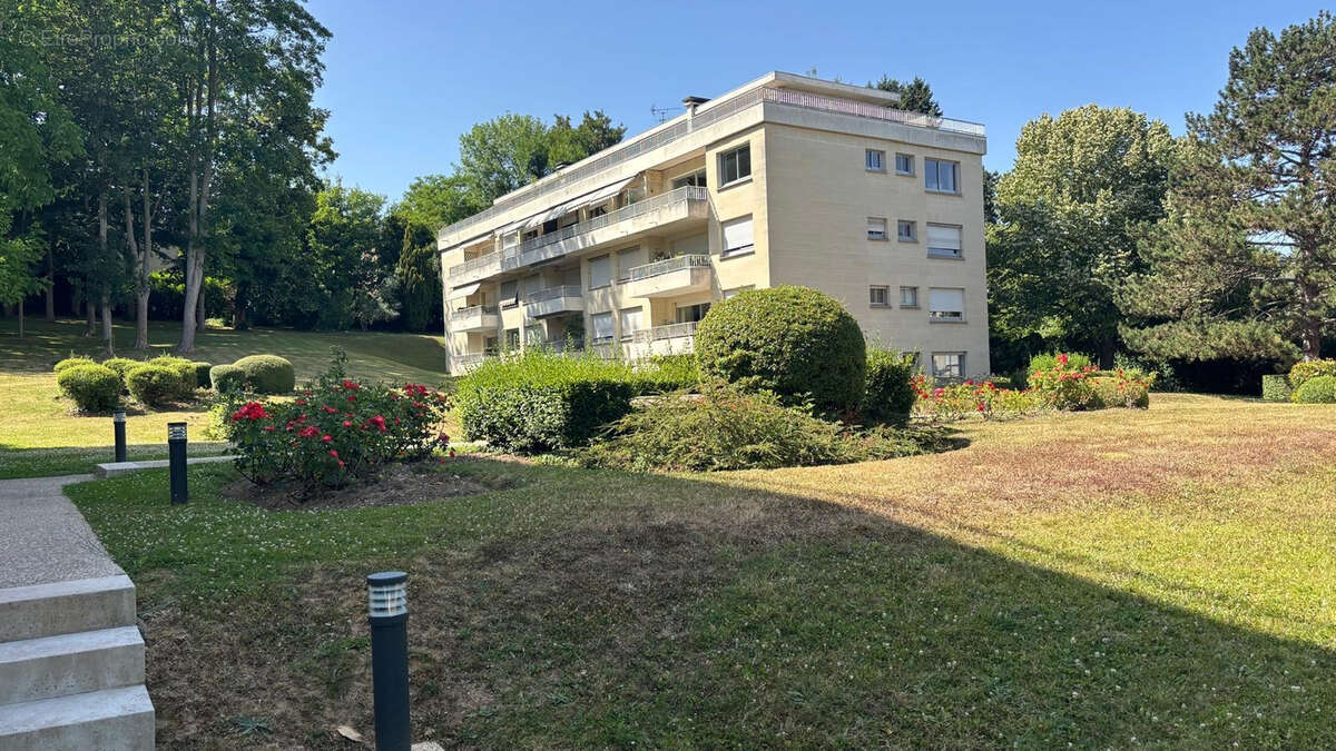 Appartement à LOUVECIENNES