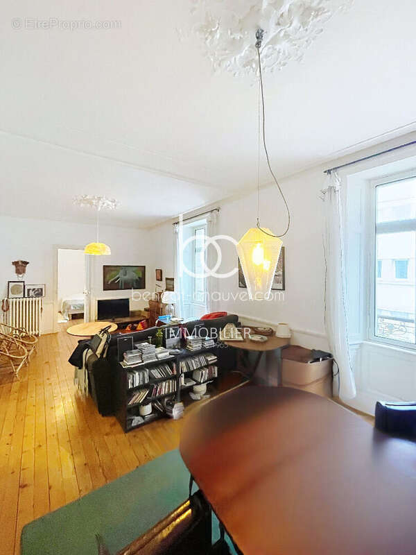 Vannes Hyper-Centre - Magnifique Appartement T3 de Caractère 85,55 m² - photo 2