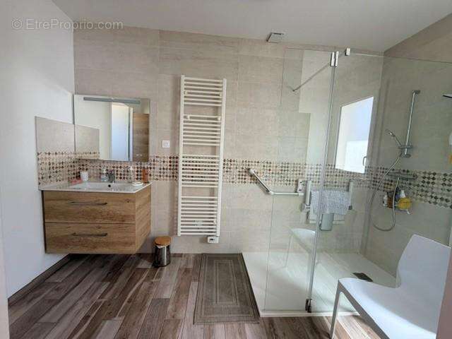 Maison 94 m² à Distre  - photo 9