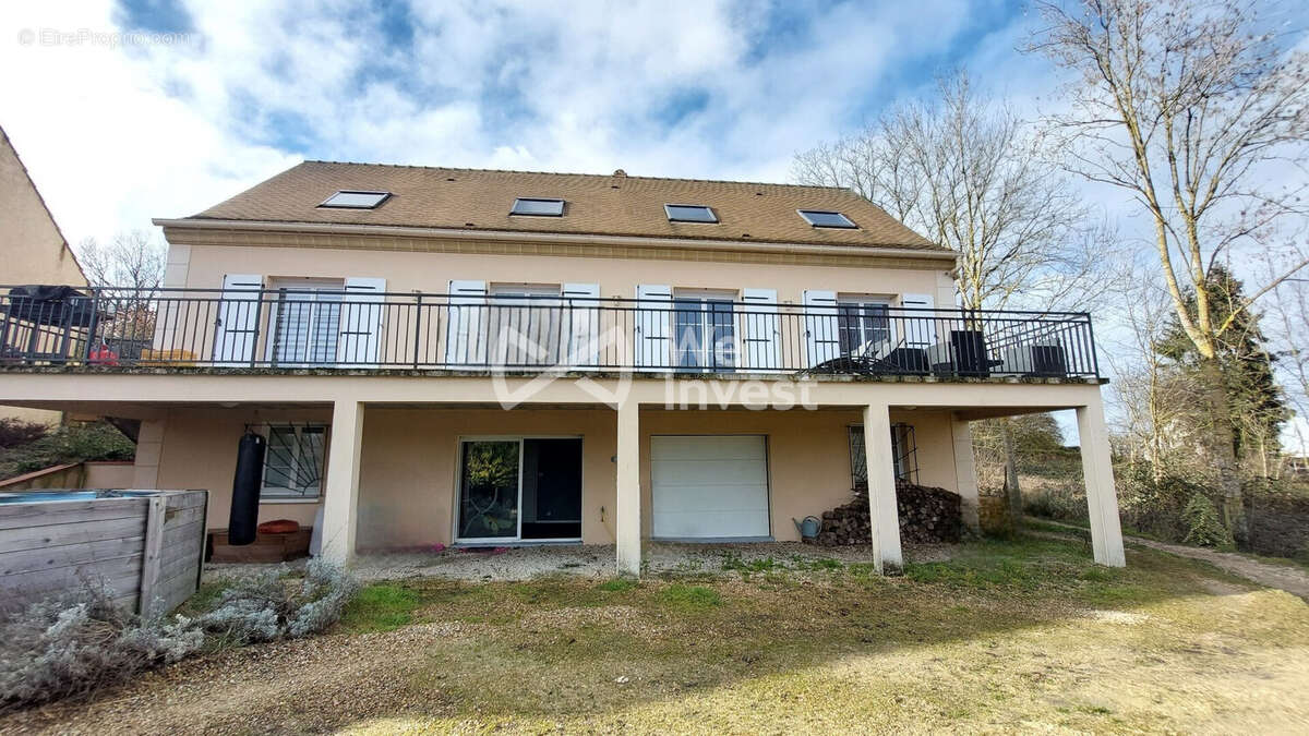 Maison à CHAUCONIN-NEUFMONTIERS
