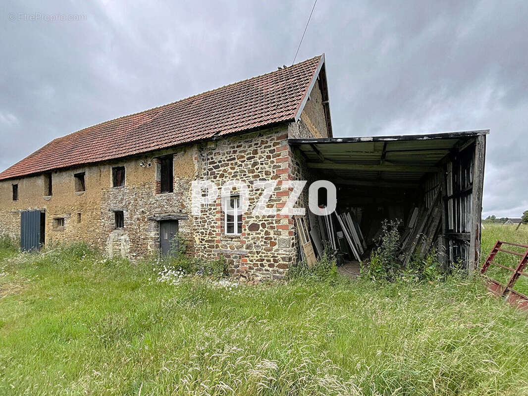 Maison à SAINT-MARTIN-DE-BONFOSSE
