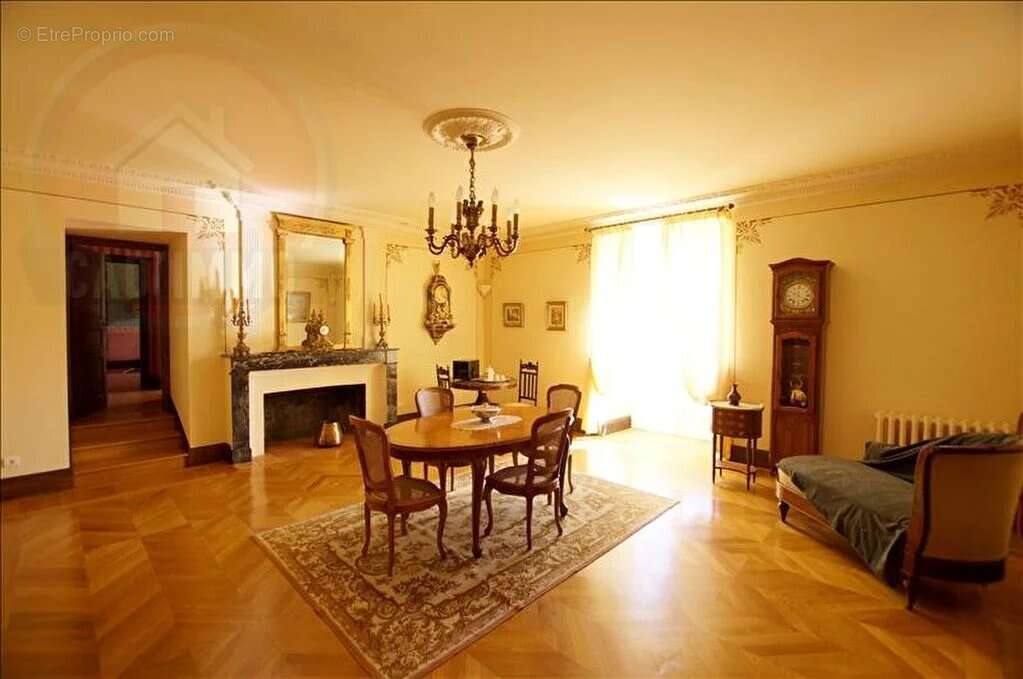 Maison à PRESSIGNAC-VICQ