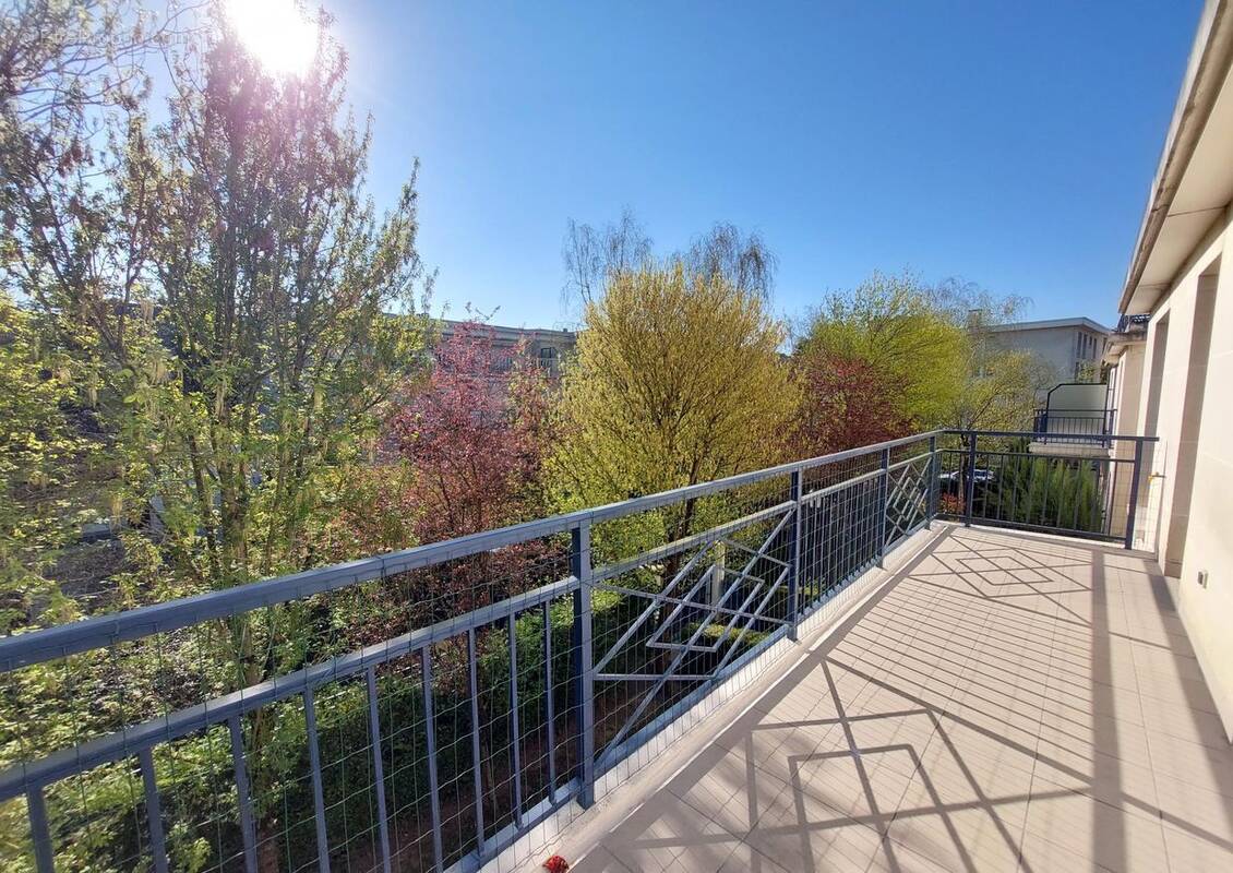 Appartement à LE PLESSIS-ROBINSON