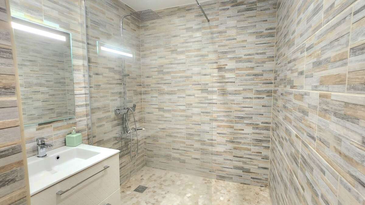 T2 / BALCON / PARKING / CAVE - Appartement à MARSEILLE-13E