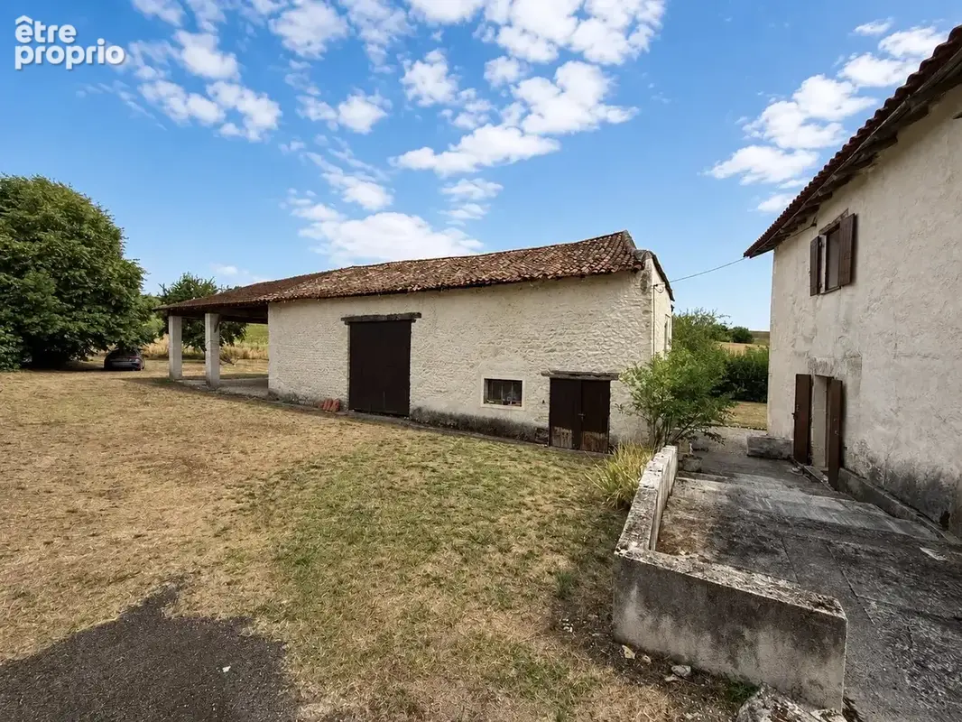 Propriété en pierre avec piscine et grange, près d'Aubeterre-sur-Dronne ! - photo 13