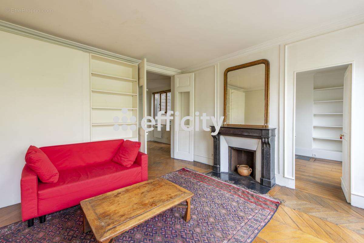 Appartement à PARIS-14E